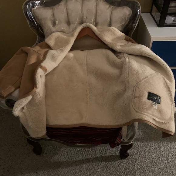 Jacket - Picture 3 of 4